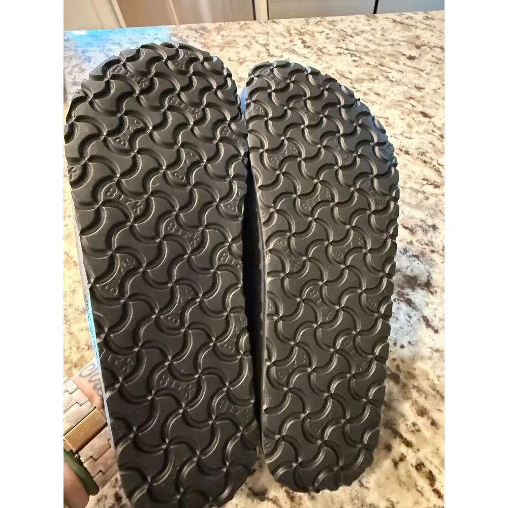 NWOT Birkenstock Clogs SIZE 41